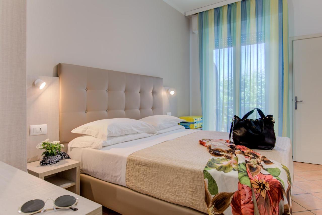 Hotel Cimarosa Riccione Eksteriør bilde